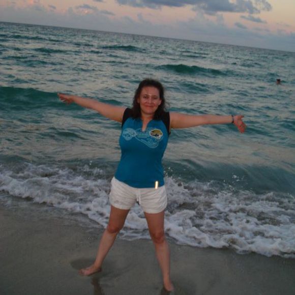 Meet your Posher, Gabriela - Picture 1 of 1